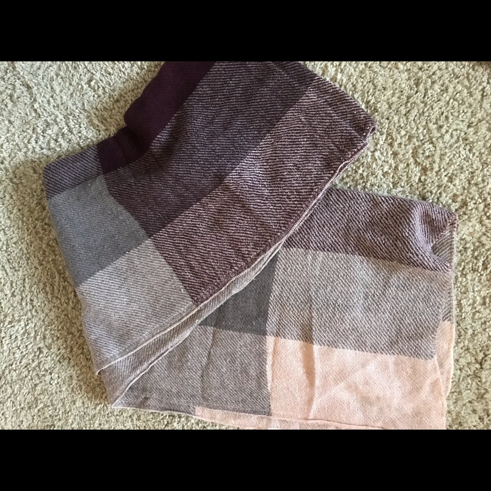 Fun! Cute! Scarf! - Picture 2 of 2